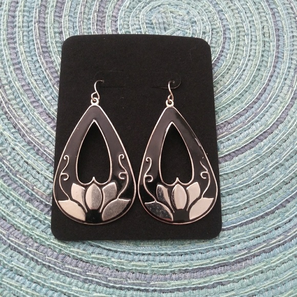 Black Floral Earrings - Picture 2 of 2